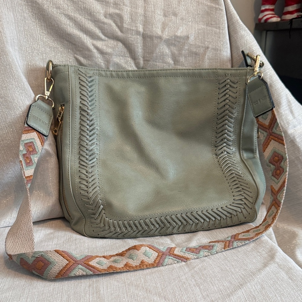 Stylish Jen & Co. Concealed Carry Easy Access Green Shoulder Bag